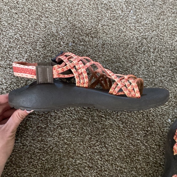Cute coral Chaco womens sandals size 7 - Picture 2 of 5